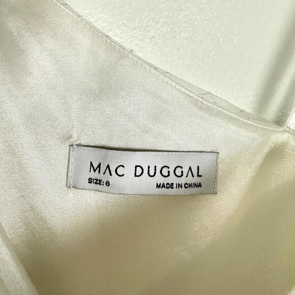 MAC DUGGAL Rosette One-Shoulder Fil Coupé Chiffon Gown in White Size US 6 - Picture 6 of 11